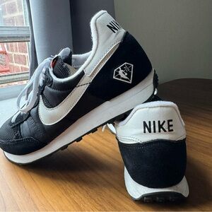 Nike Waffle Trainer Black NBA Logo